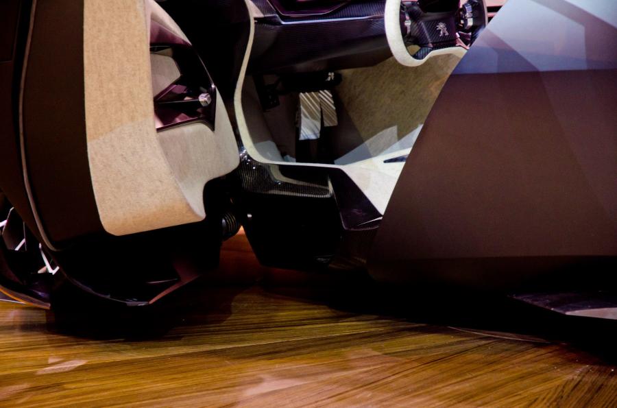  Peugeot Onyx Concept 2012 года  (фото 57 из 108)